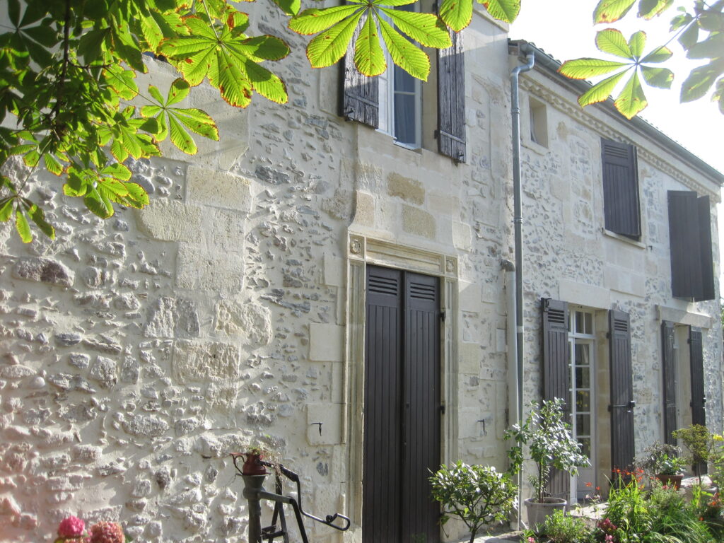 Maison en pierre de lest